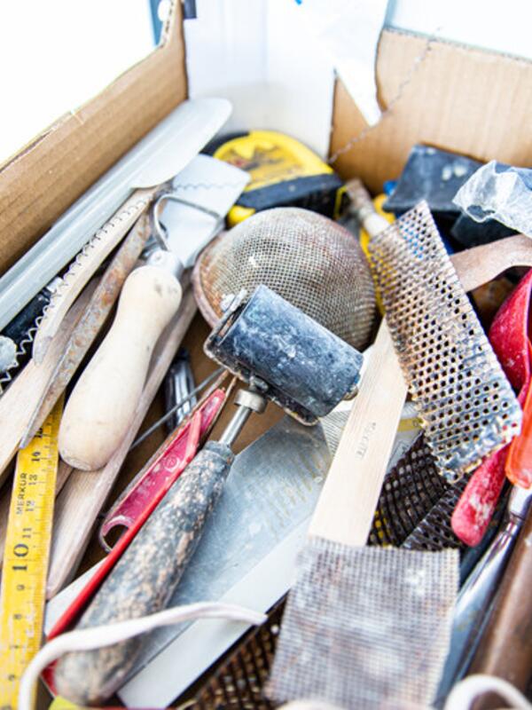 Kreamikwerkstatt, Schachtel mit verschiedenen Werkzeugen