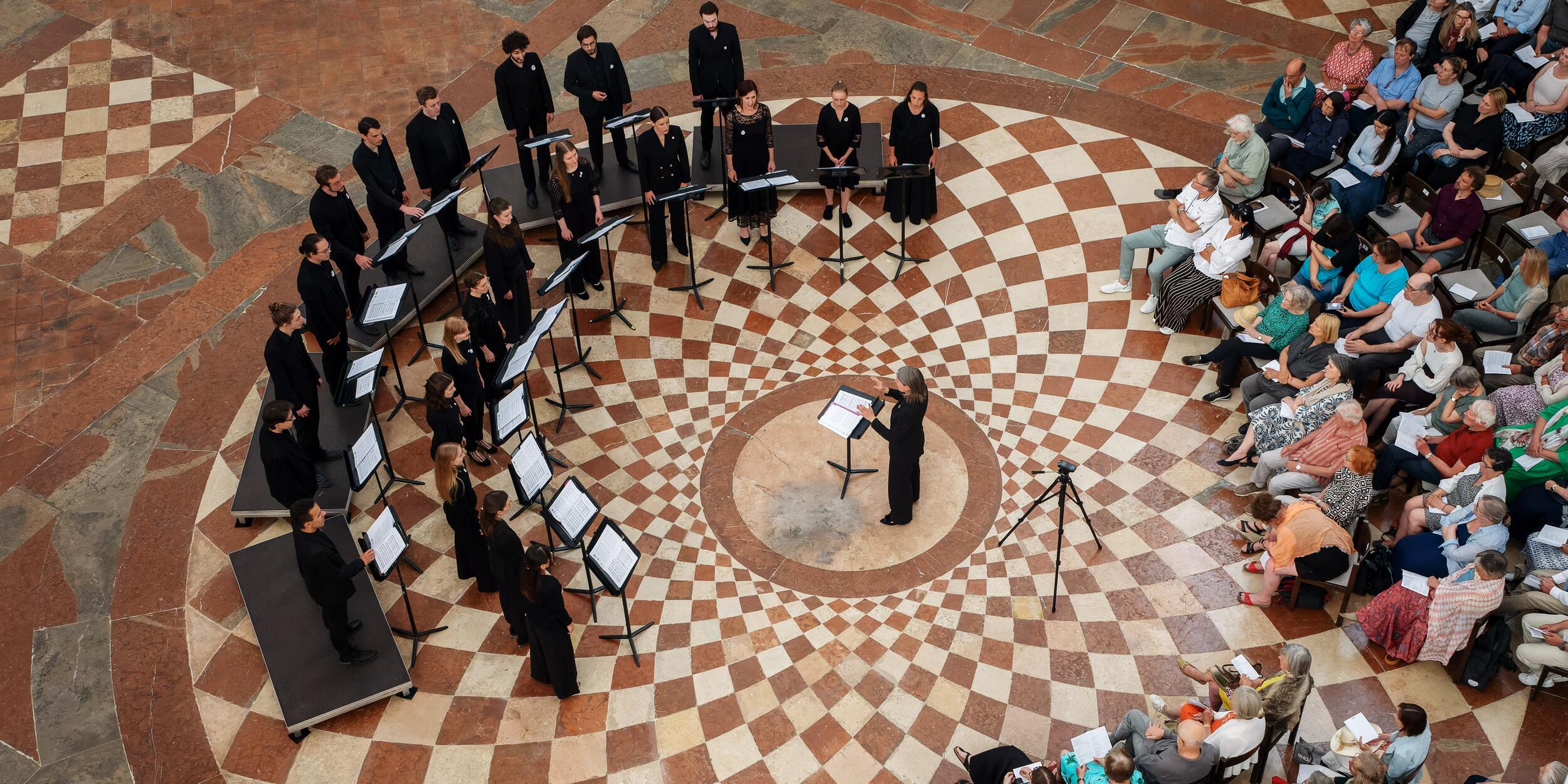 Weiße Nacht, Kammerchorkonzert zur Sommersonnwende, Kollegienkirche, Juni 2025 | © Michael Klimt
