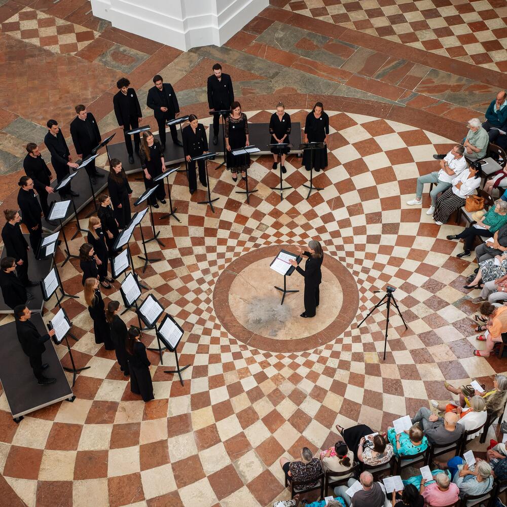 Weiße Nacht, Kammerchorkonzert zur Sommersonnwende, Kollegienkirche, Juni 2025 | © Michael Klimt