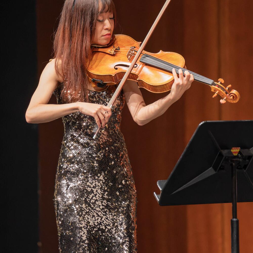Frau spielt Viola | © Christian Schneider