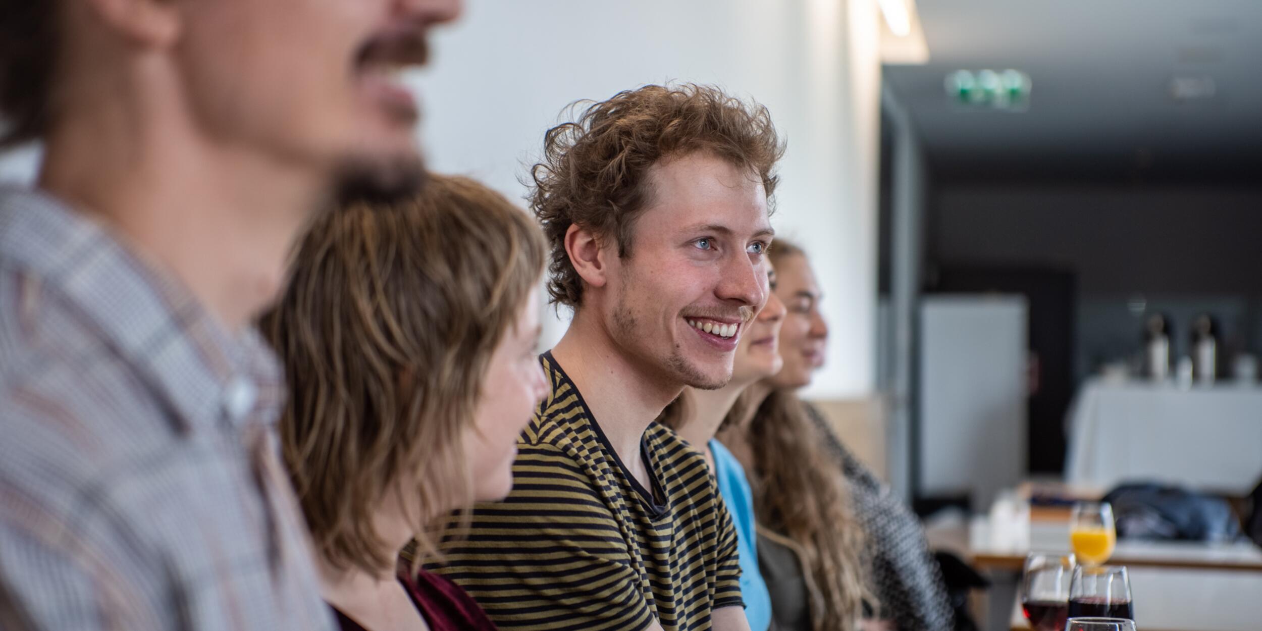 © Fabian Schober Lachende Studierende | © Fabian Schober