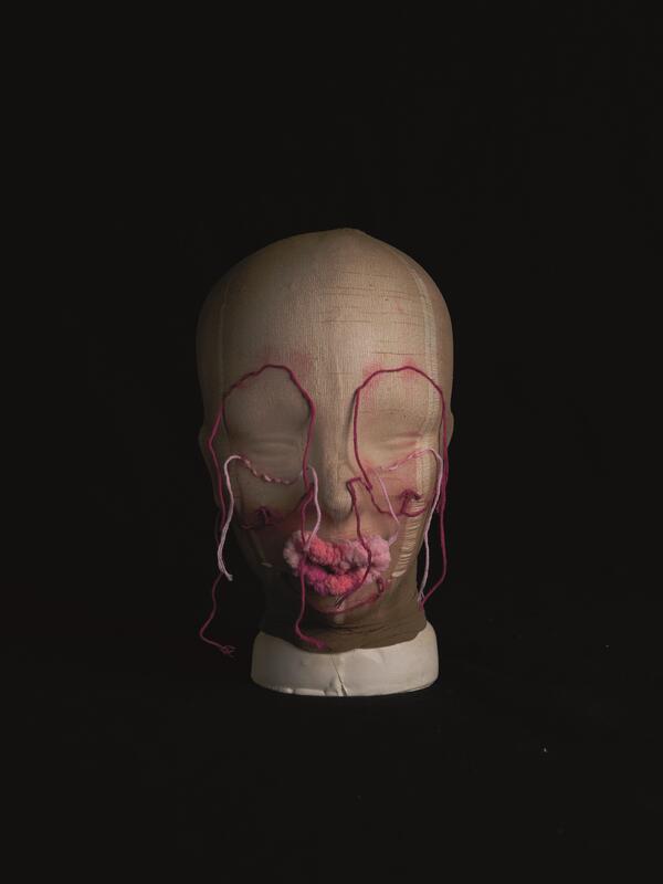 Masken - Julia Burgholzer