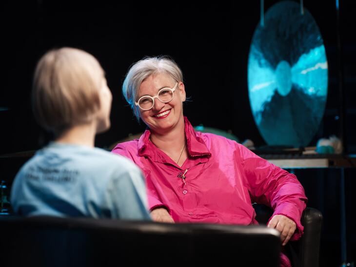 Constanze Wimmer im Gespräch mit Mavie Hörbiger, nachzuhören in unserer Mediathek.  | © Michael Klimt