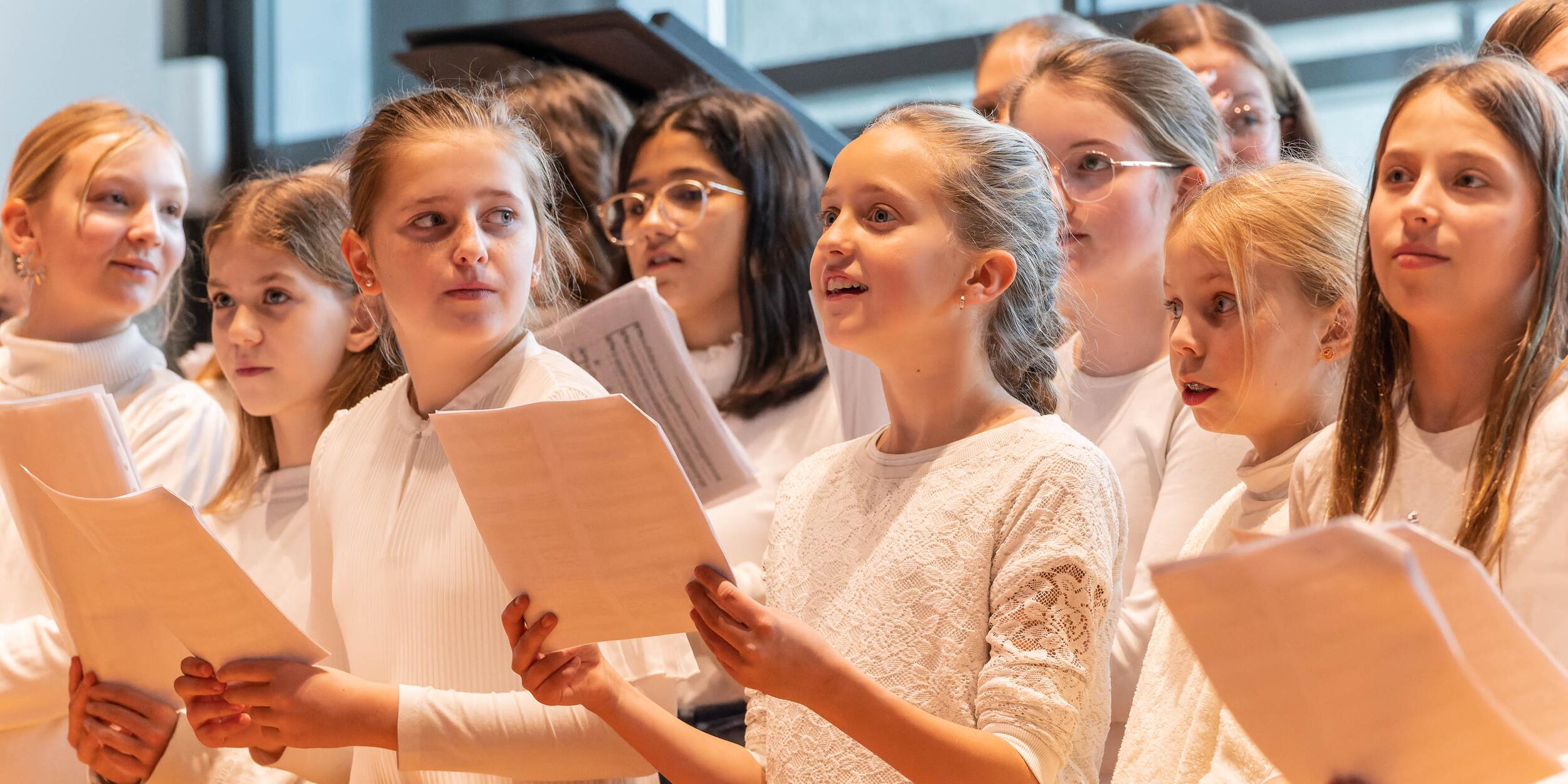 Weihnachtslieder Sing Along Konzert mit 150 Schüler*innen | © Christian Schneider Weihnachtslieder Sing Along Konzert mit 150 Schüler*innen | © Christian Schneider