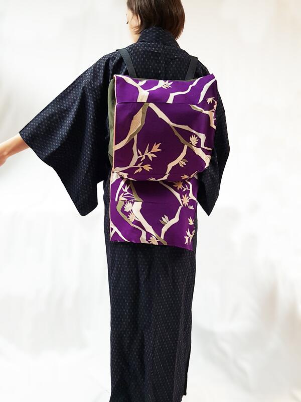 Elena Rumpfhuber I KIMONO Auf den Schultern getragen