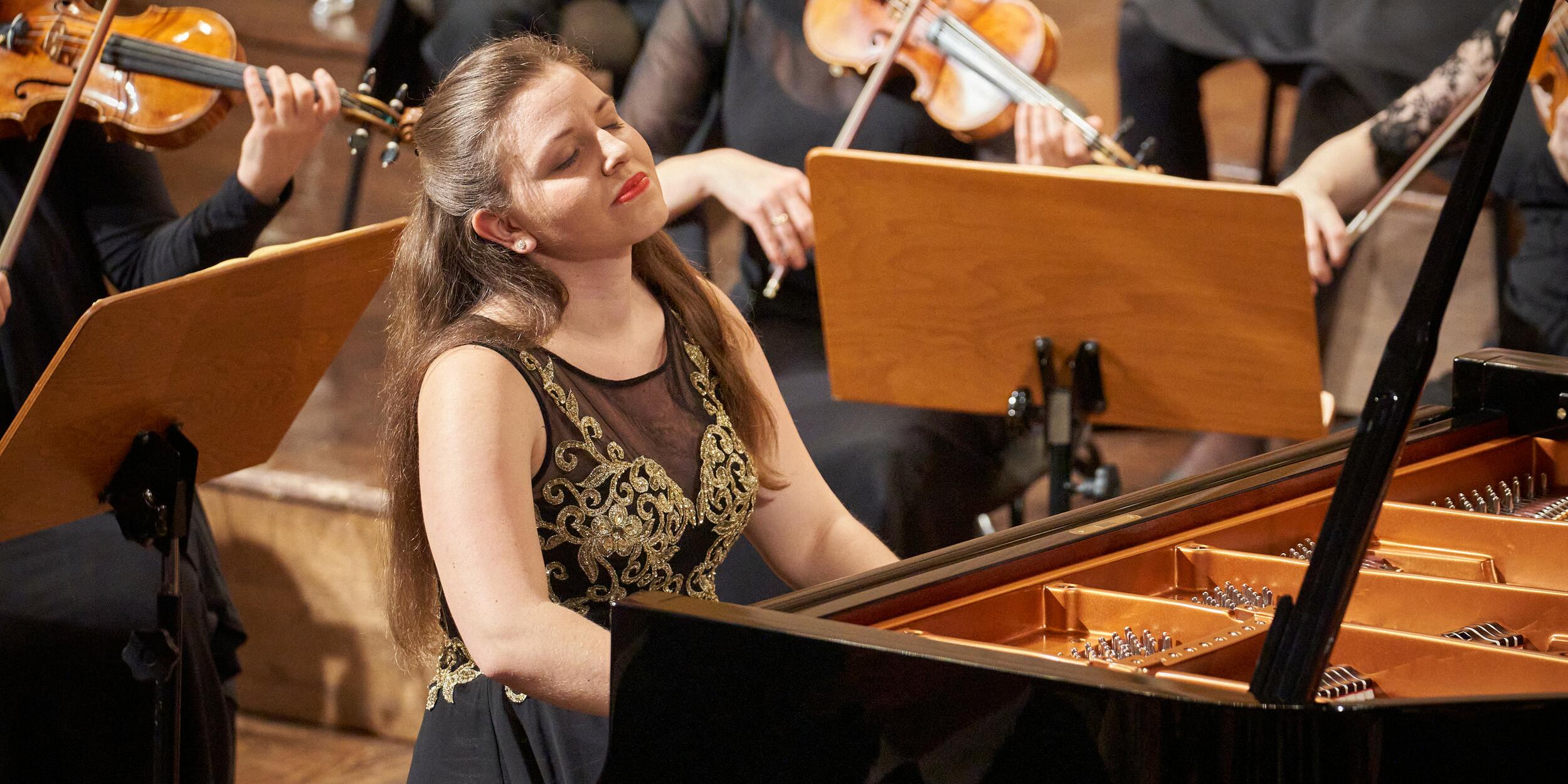 Elisabeth Waglechner gewinnt Internationalen Mozartwettbewerb 2020 | © Christian Schneider Elisabeth Waglechner am Klavier in der Stiftung Mozarteum | © Christian Schneider