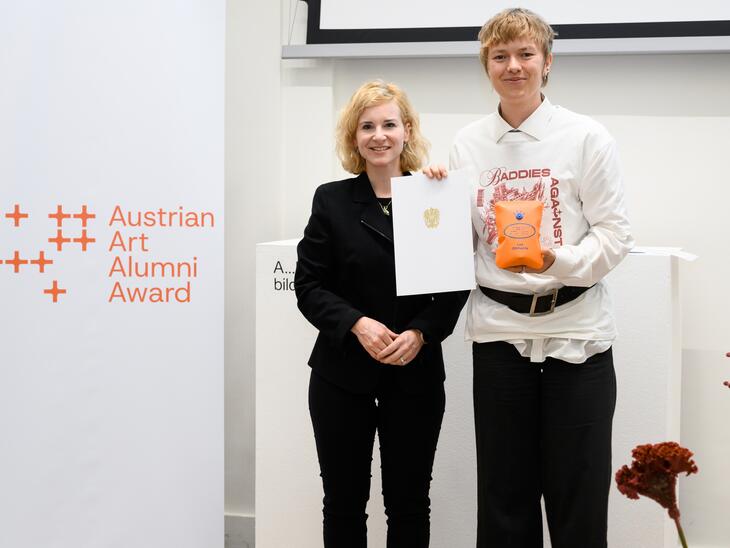 Lea Oltmanns und Bundesministerin Eva-Maria Holzleitner | © Joanna Pianka