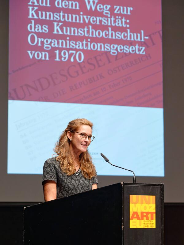 Susanne Prucher am Rednerpult | © Christian Schneider